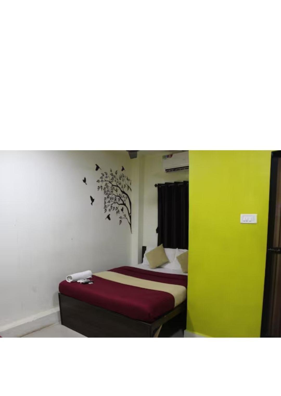 Hotel Saffron Inn มุมไบ ภายนอก รูปภาพ