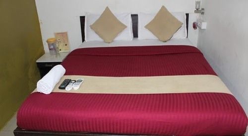 Hotel Saffron Inn มุมไบ ภายนอก รูปภาพ